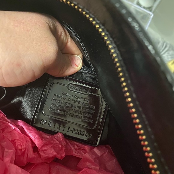 Coach Daisy Liquid Gloss Tote Black F20047 New - Picture 4 of 10